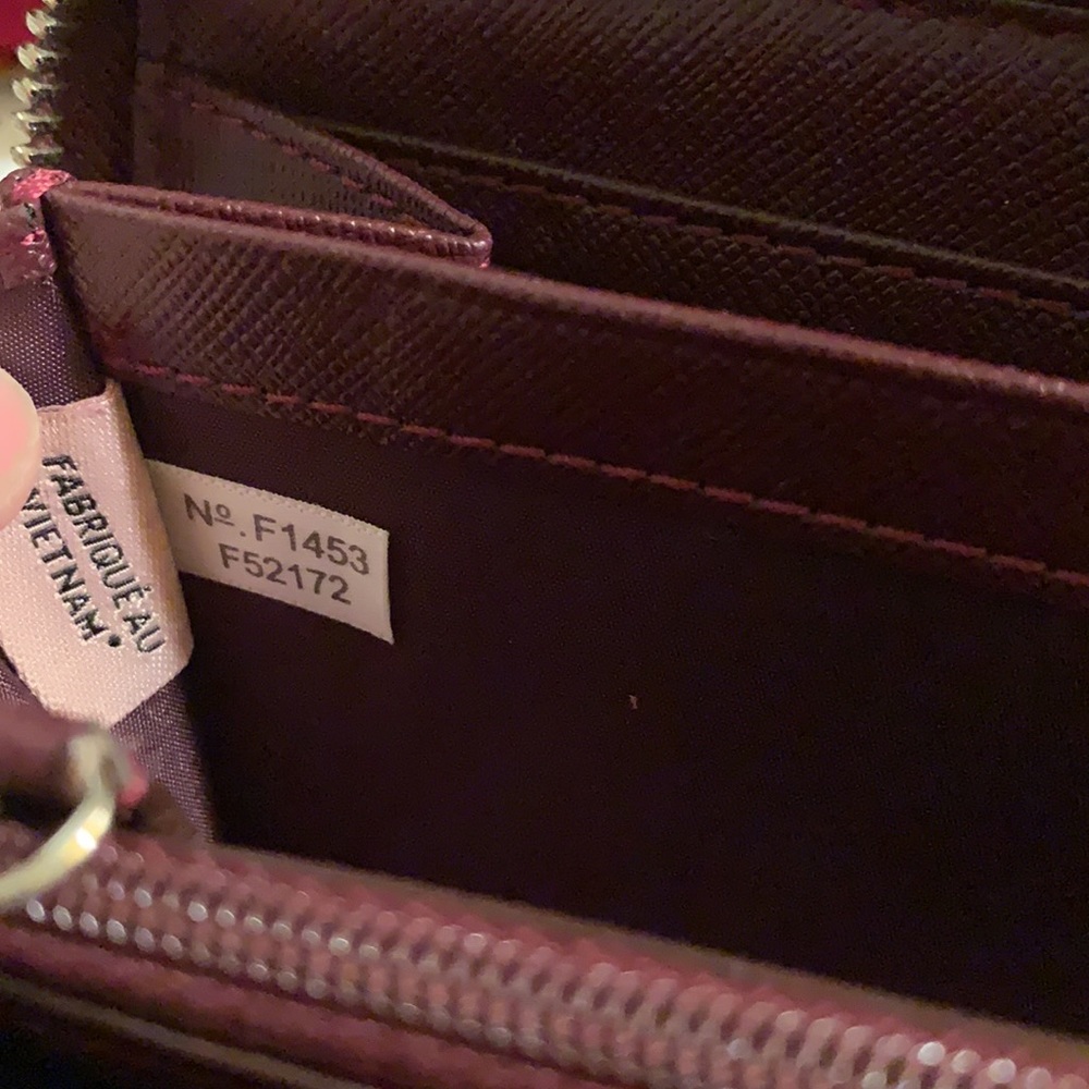 Coach long wallet plum color - Picture 8 of 12